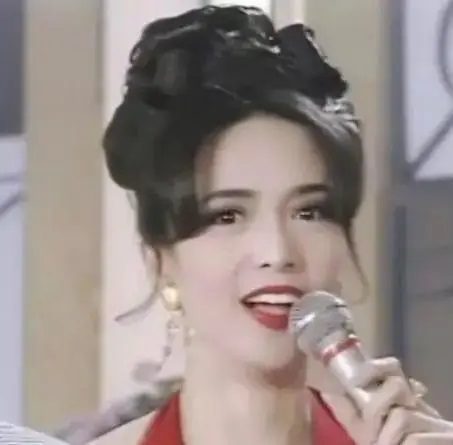 The distorted face of the 'national treasure of beauty' shocks the public - Photo 6. The distorted face of the 'national treasure of beauty' shocks the public - Photo 6.