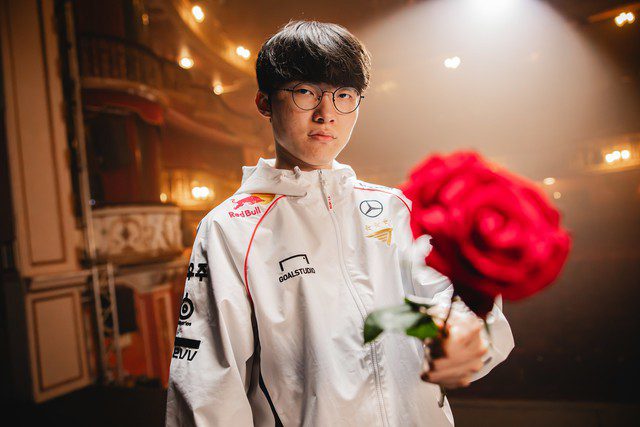 The AI evaluation indicates that Faker's contributions surpass those of Chovy, Peanut, and Oner at LCK Awards 2024. AI evaluation of Faker at LCK Awards 2024.