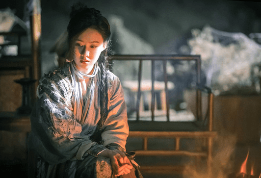 To become a master of Thiên Thù Vấn Äá»™c Thá»§, Ân Ly must face increasingly ugly transformations. To become a master of Thiên Thù Vấn Äá»™c Thá»§, Ân Ly must face increasingly ugly transformations.