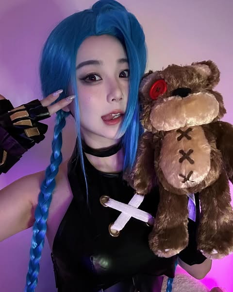 Besides being a caster, Kitty is also an amateur cosplayer Besides being a caster, Kitty is also an amateur cosplayer
