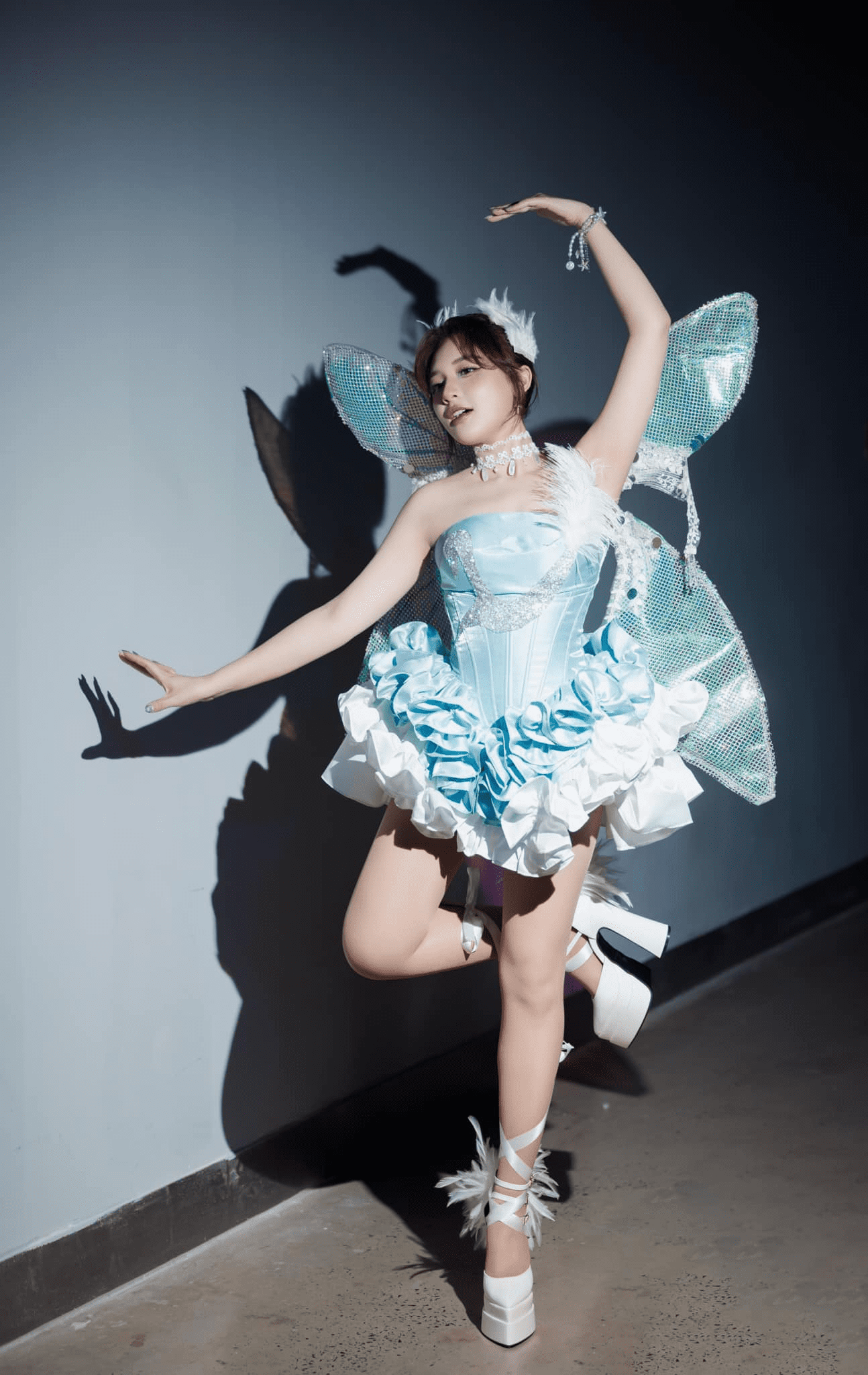 Sexy Krixi Cosplay, MC Phuong Thao Leaves Male Fans Spellbound 3 Cosplay Krixi by MC Phuong Thao