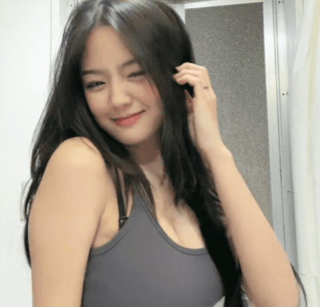 The rising girl only shakes her hips and attracts 1.3 million views, fans remember the famous clip of Ba Tung 1 Recent viral video screenshot