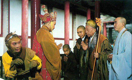 Viewers expressed that the burning scene in the segment of the temple was indeed real. Production of Journey to the West 1986 - Image 4.
