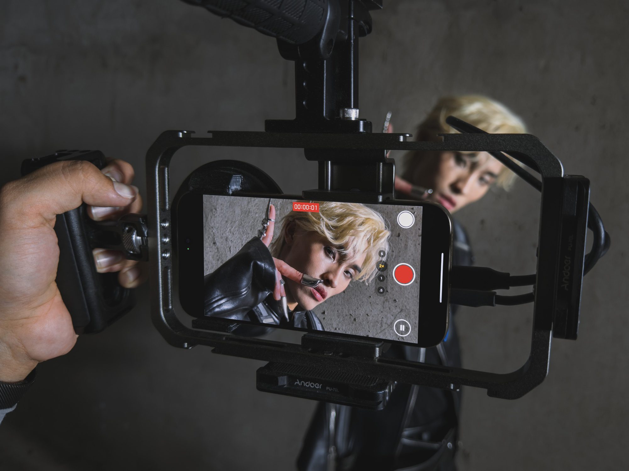 Apple's "Shot on iPhone" Campaign Returns with Wren Evans' MV "Save the Music" 6 1 5 1737128886471 17371288866221423411888