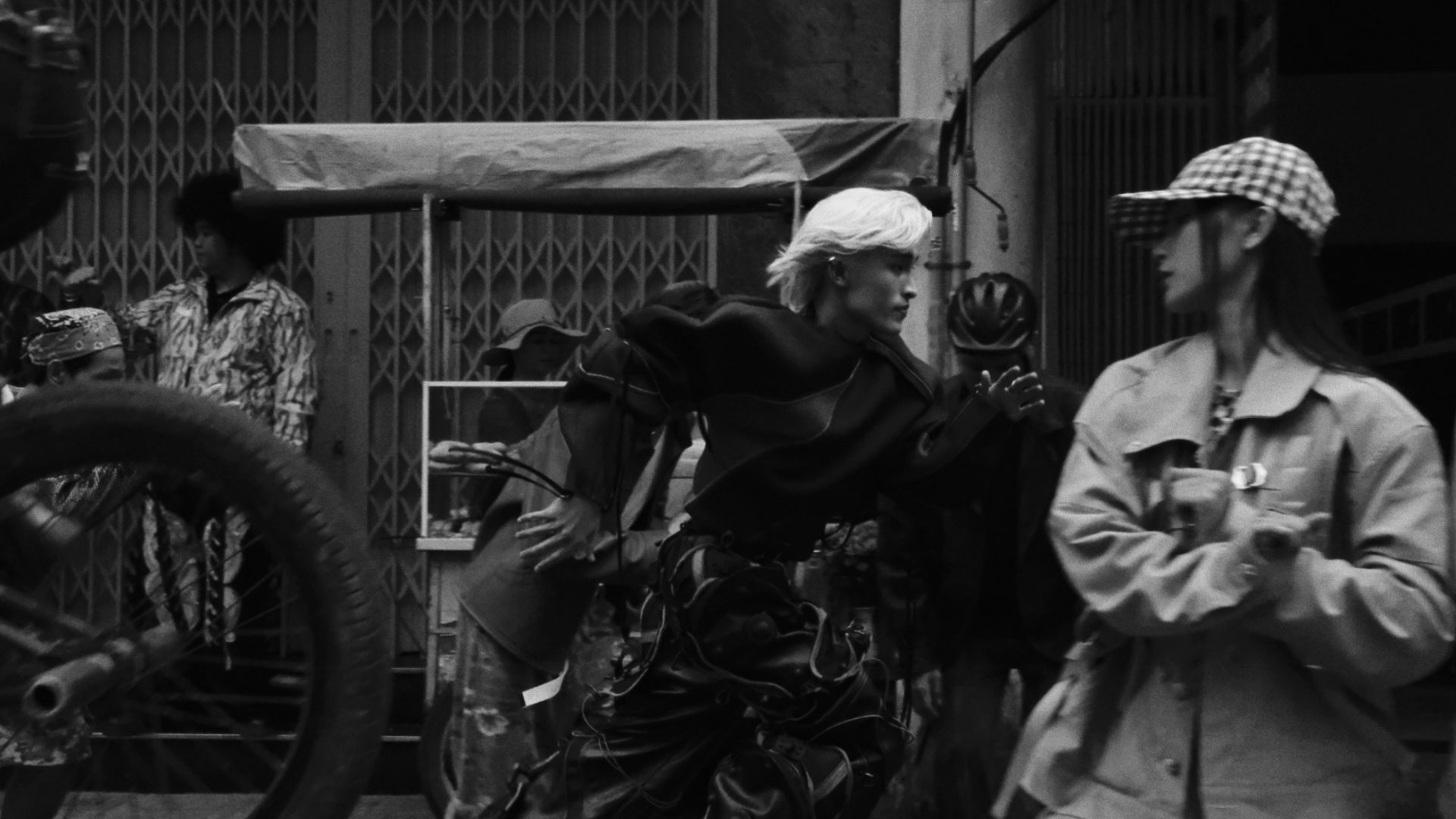 Apple's "Shot on iPhone" Campaign Returns with Wren Evans' MV "Save the Music" 5 1 6 1737128885401 17371288859041820224256