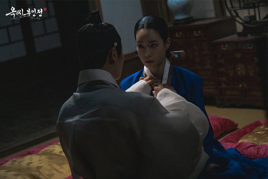 Another Steamy Scene in a Historical Korean Drama Drives Viewers Wild, the Leading Lady's Back is Bewitchingly Attractive 2 Tae Yeong and Seung Hwi's connection