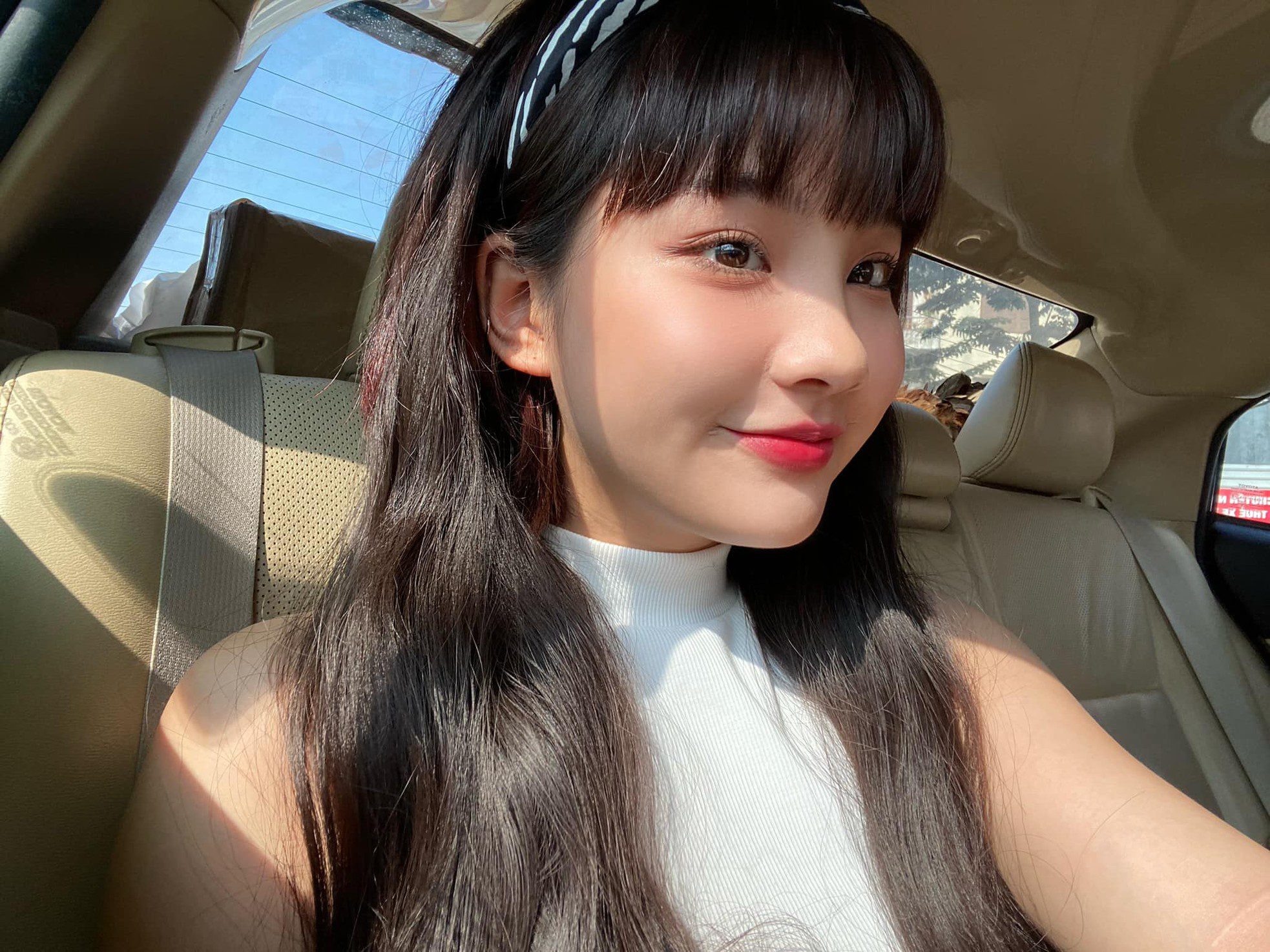 Tày girl hot takes over social media 9 Stylish representation of Thu Hà Ceri