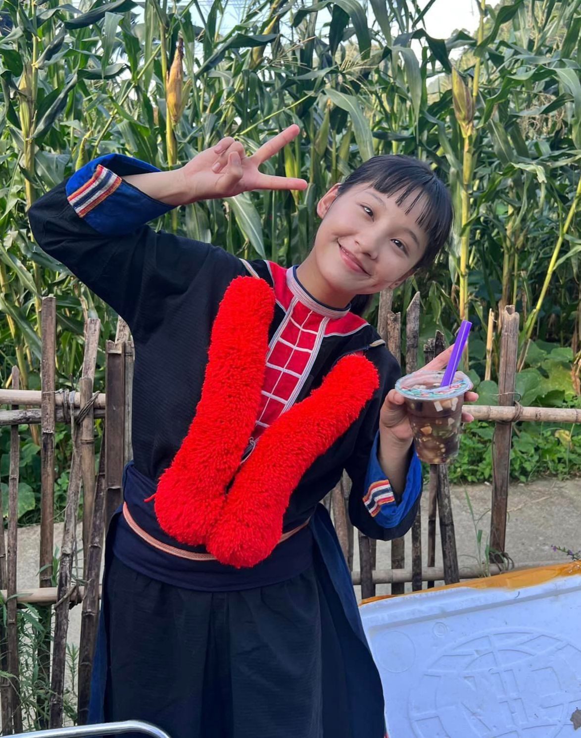 Tày girl hot takes over social media 1 Thu Hà Ceri in a stunning look