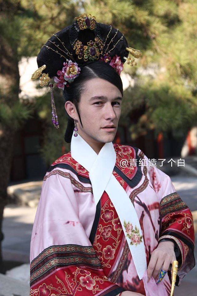 Hilarious memes of Hollywood actors playing palace maids 7 Joseph Gordon-Levitt looking sharp and confident in his attire.