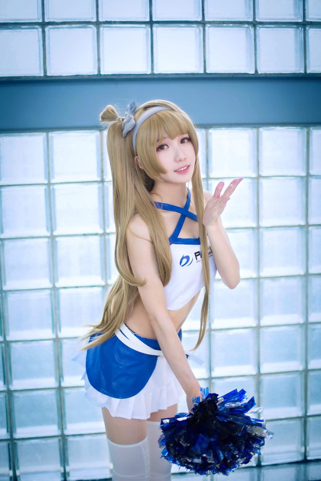 Beautiful female character Minami Kotori cosplay in Love Live! 4 Minami Kotori Cosplay