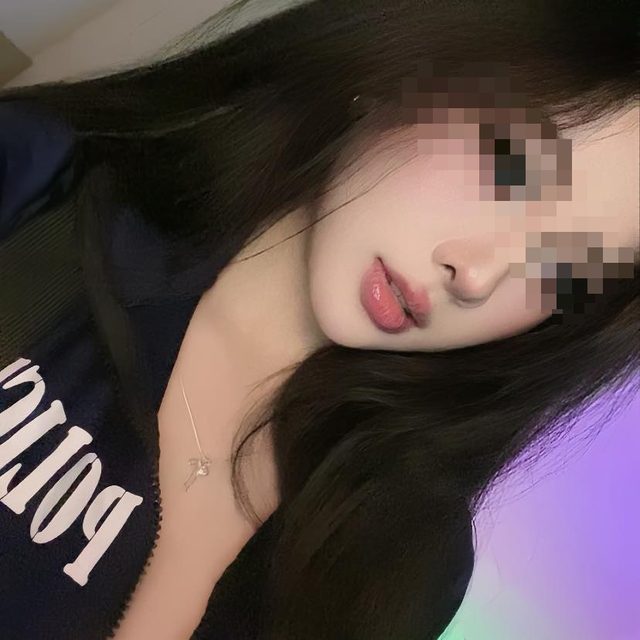 Today's Hottest: Controversy as Beautiful Liên Quân Girl Criticized for Wearing Revealing Outfits, Claims She Dressed That Way Because Her 'Boss' Wanted 1 M.C Appearance