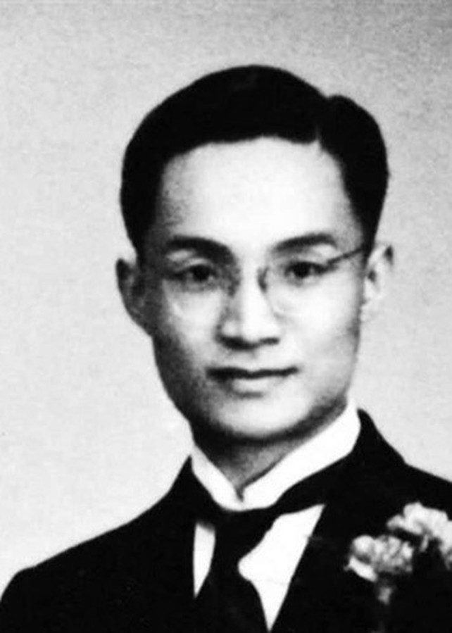 An image of the literary master. Jin Yong's early life image.