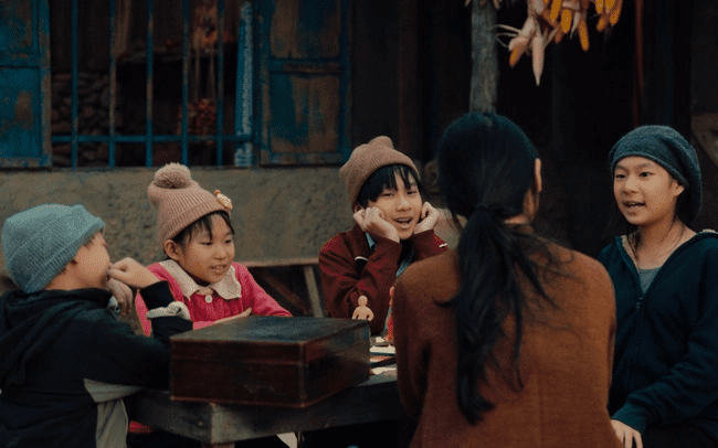 Lật Mặt 7 Unveils Tear-Jerking Trailer 1 photo-1712140698822