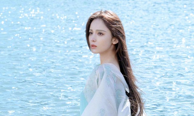 Na Tra's role in the hit drama has helped her secure a strong position in the rankings. Top 10 beloved actresses from Chinese dramas recognized by male fans: Li Leyi soaring to the top, reigning number one with an admirable presence.