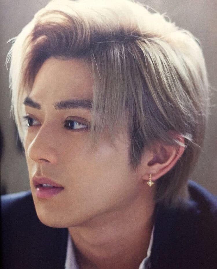 The actor playing the pirate hunter Zoro in the One Piece movie is causing a sensation for appearing as if he stepped out of the comic into real life 18 Roronoa Zoro in One Piece Live Action