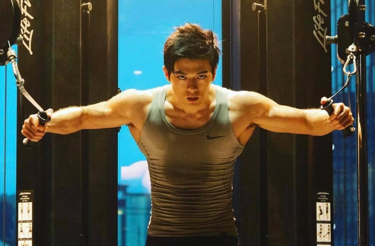 The actor playing the pirate hunter Zoro in the One Piece movie is causing a sensation for appearing as if he stepped out of the comic into real life 13 Roronoa Zoro in One Piece Live Action