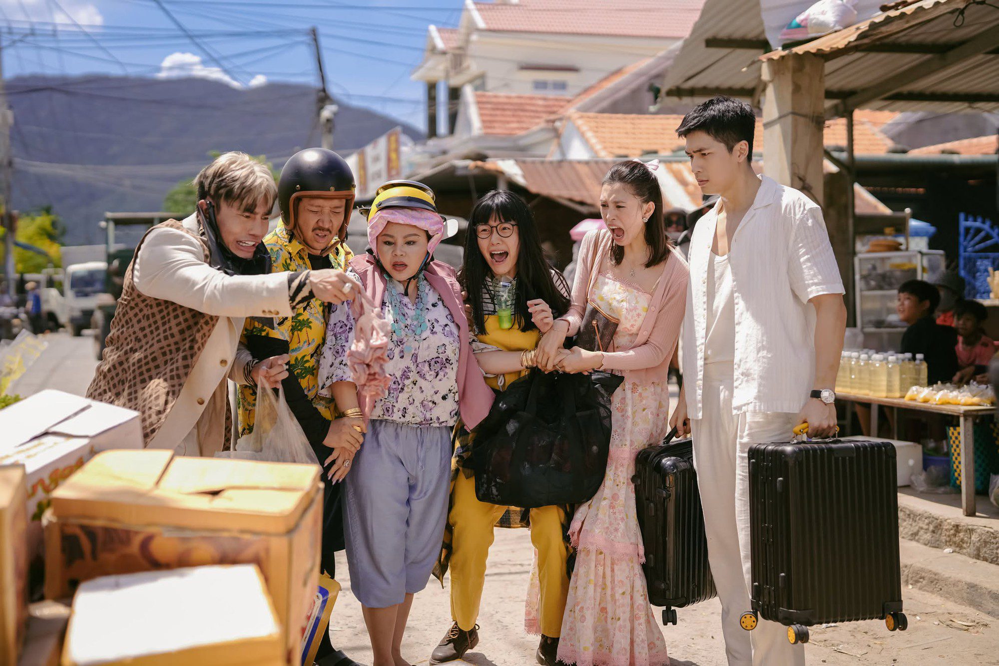 Bo Tich Bao Thu reaches 300 billion VND revenue amid controversies, Tran Thanh expresses his gratitude Bo Tich Bao Thu reaches 300 billion VND revenue amid controversies, Tran Thanh expresses his gratitude