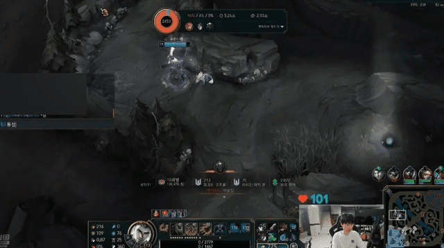 However, lately when returning to livestream, he again encountered game disruptions. cuu vuong cktg riot 2 1739847862674611411269