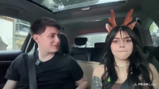 Driving "chill chill," beautiful female streamer unexpectedly attacked by a thief, breaking the car window and stealing many things 3 ezgif 721243f1bae7f6 1739171518510 17391715186311577684525