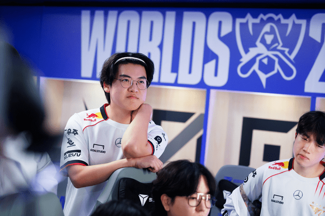 Gumayusi faces off against Tian in rank. Gumayusi faces off against Tian in rank.
