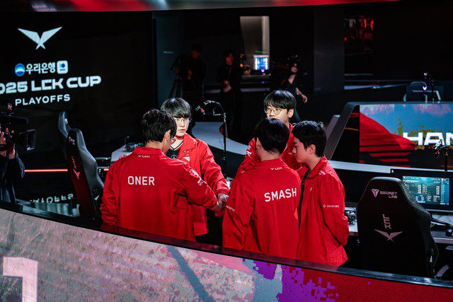 It can be said that the statements from the members of T1's roster and coaching staff are very conflicting. It can be said that the statements from the members of T1's roster and coaching staff are very conflicting.