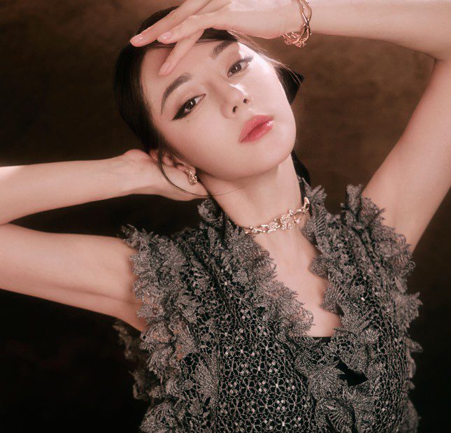Dilraba Dilmurat causes Stephen Chow to be criticized 1 Ditch Lei Riba provokes Stephen Chow to be criticized.