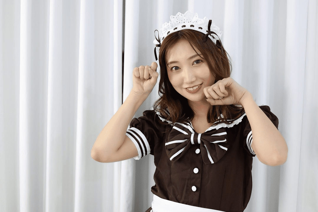 Yua Mikami's Colleague Reveals Shocking Partner, Co-Star, Over 17 Years Older 1 Kami Anna, a professional model of Yua Mikami, causing a stir, image 1.