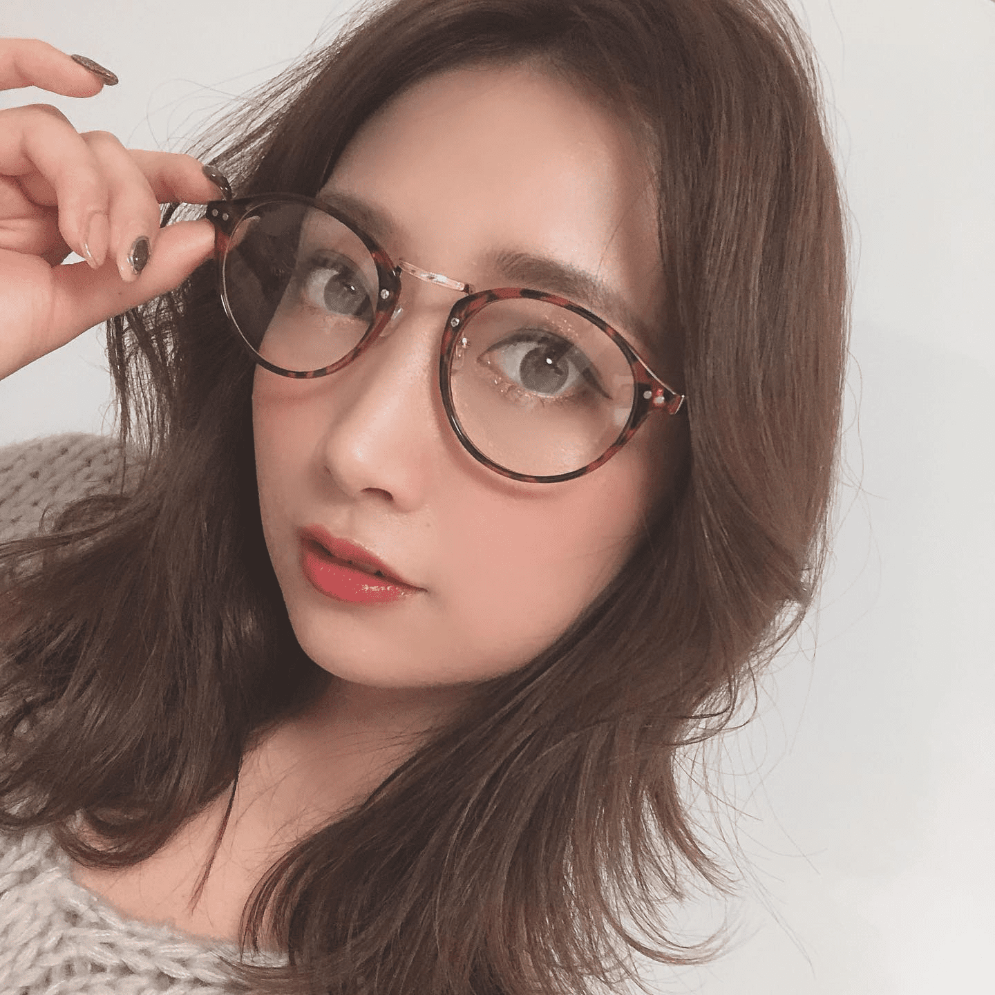 Yua Mikami's Colleague Reveals Shocking Partner, Co-Star, Over 17 Years Older 2 Kami Anna, a professional model of Yua Mikami, causing a stir, image 2.