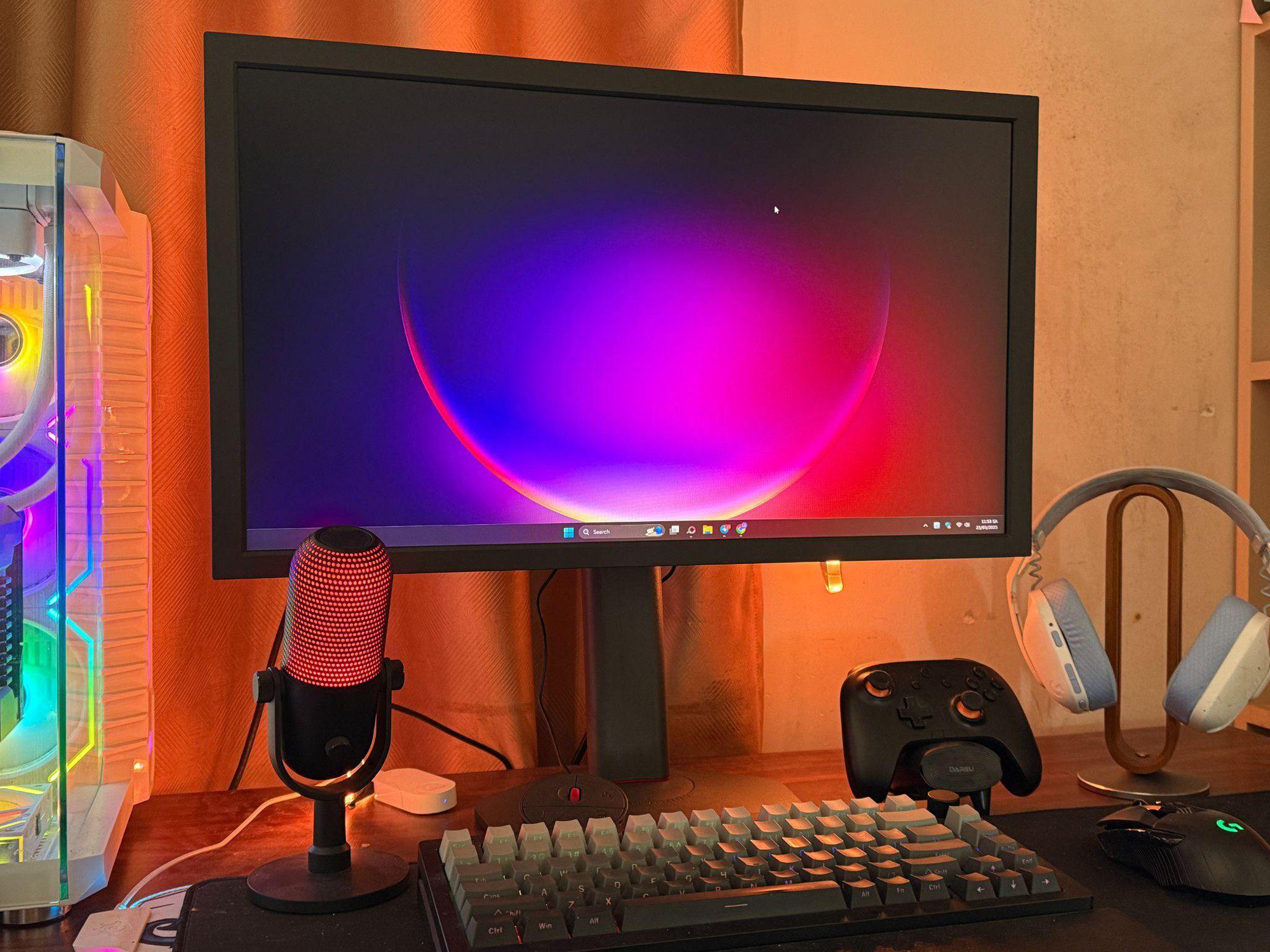 What Makes a 24” Full HD Monitor Priced Around 30 Million VND? First and Foremost, It’s the 600Hz Refresh Rate 1 What makes a 24” Full HD monitor priced above 30 million VND? First and foremost is the 600Hz refresh rate.
