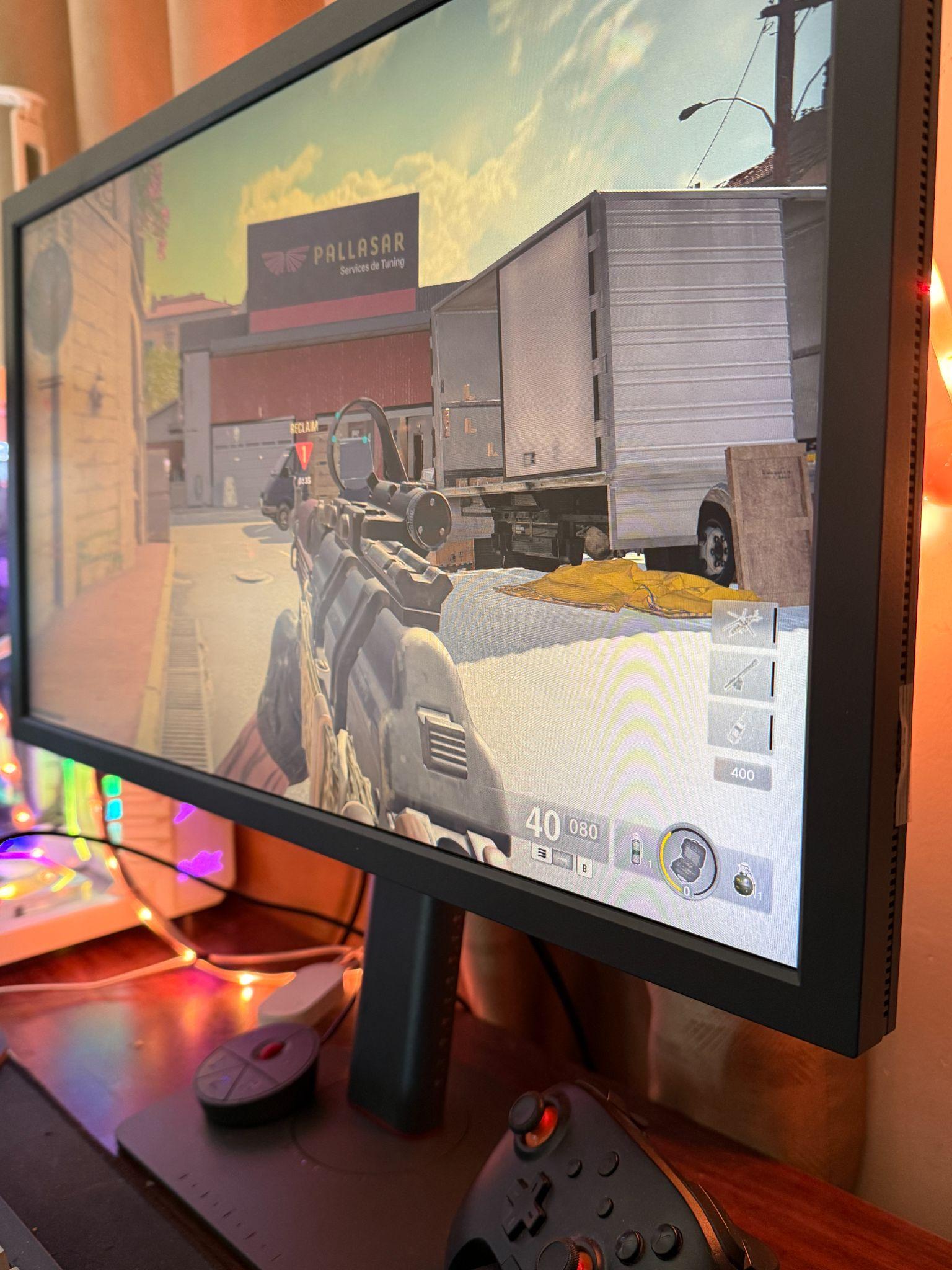 What Makes a 24” Full HD Monitor Priced Around 30 Million VND? First and Foremost, It’s the 600Hz Refresh Rate 13 What makes a 24” Full HD monitor priced above 30 million VND? First and foremost is the 600Hz refresh rate.