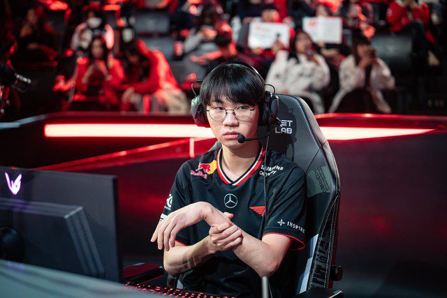 If Doran is drafted for the Asian Games or the World Championship, it could alter the current dynamics. T1 Superstar Doran Receives Bad News Live on Stream - Image 4.