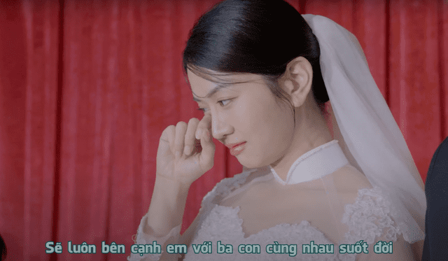 Le Bong bursts into tears while wearing a wedding dress 2 Le Bong in a beautiful dress