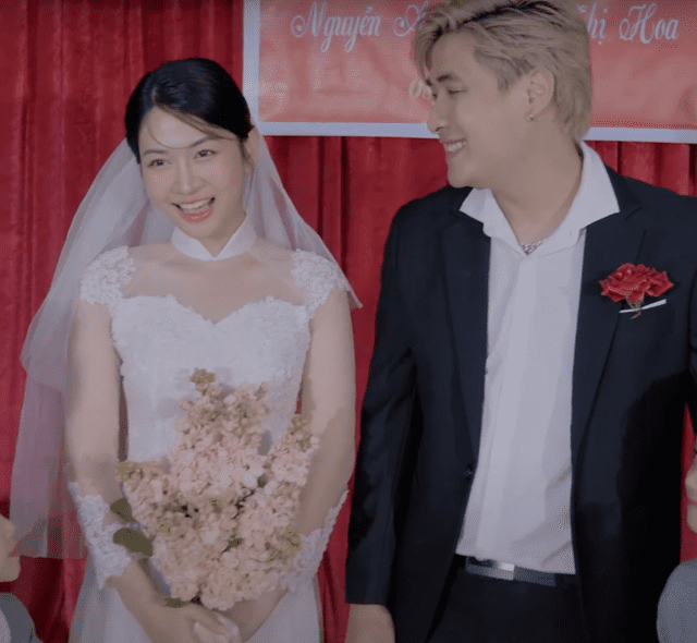 Le Bong bursts into tears while wearing a wedding dress 4 Le Bong in a stylish dress