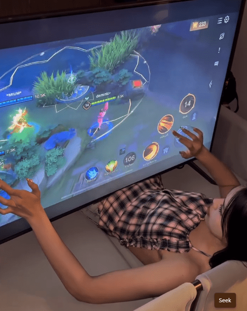 Beautiful girl in Liên Quân is being "searched for info" by many gamers because of her amazing "clips" 1 Screenshot from the video