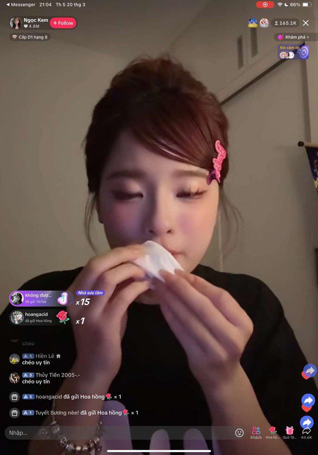 Ngọc Kem goes live and reveals many details. Ngọc Kem goes live and reveals many details.