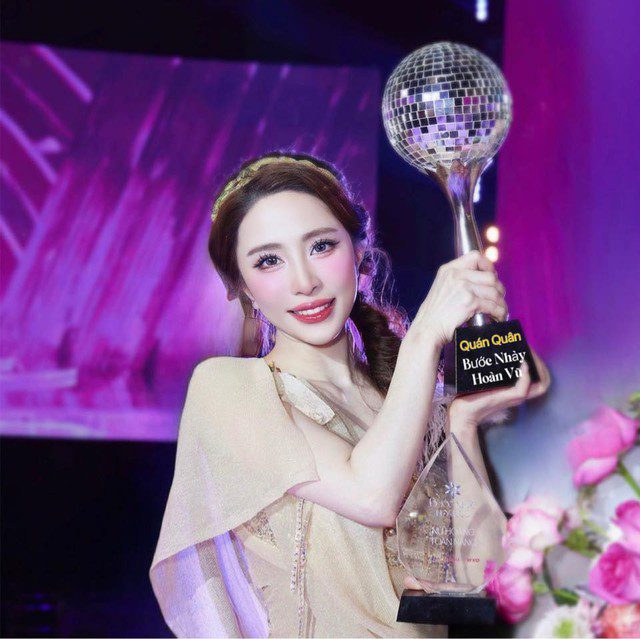 Miss Audition of a glorious era showcases her stunning figure, captivating male fans 5 Quỳnh Nga showcasing her stunning appearance at Miss Audition 2006