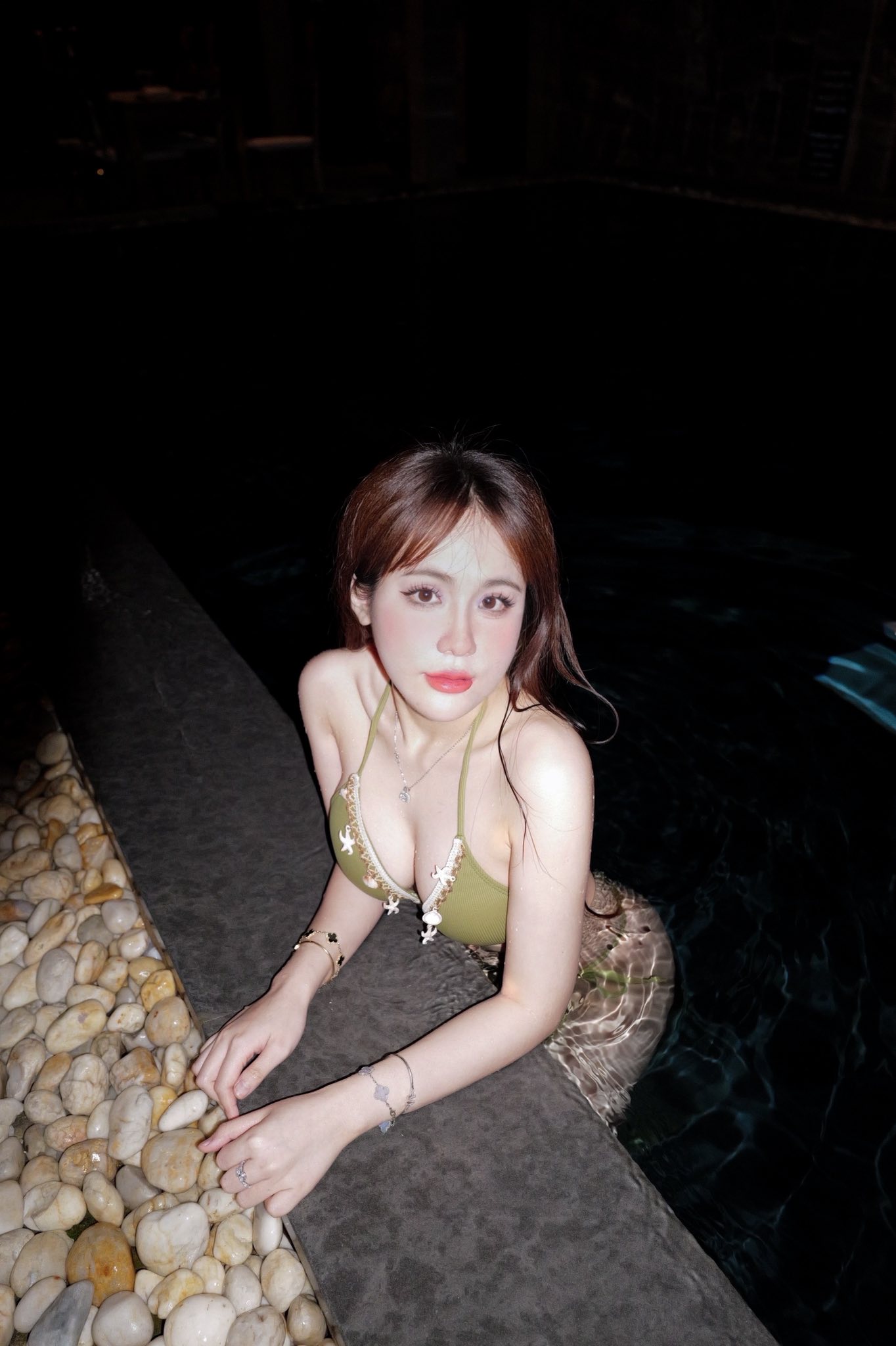 The female player drops sweet "flirting" lines, male fans "signal" beyond their endurance 3 Billiard star Lê Tuyết Anh