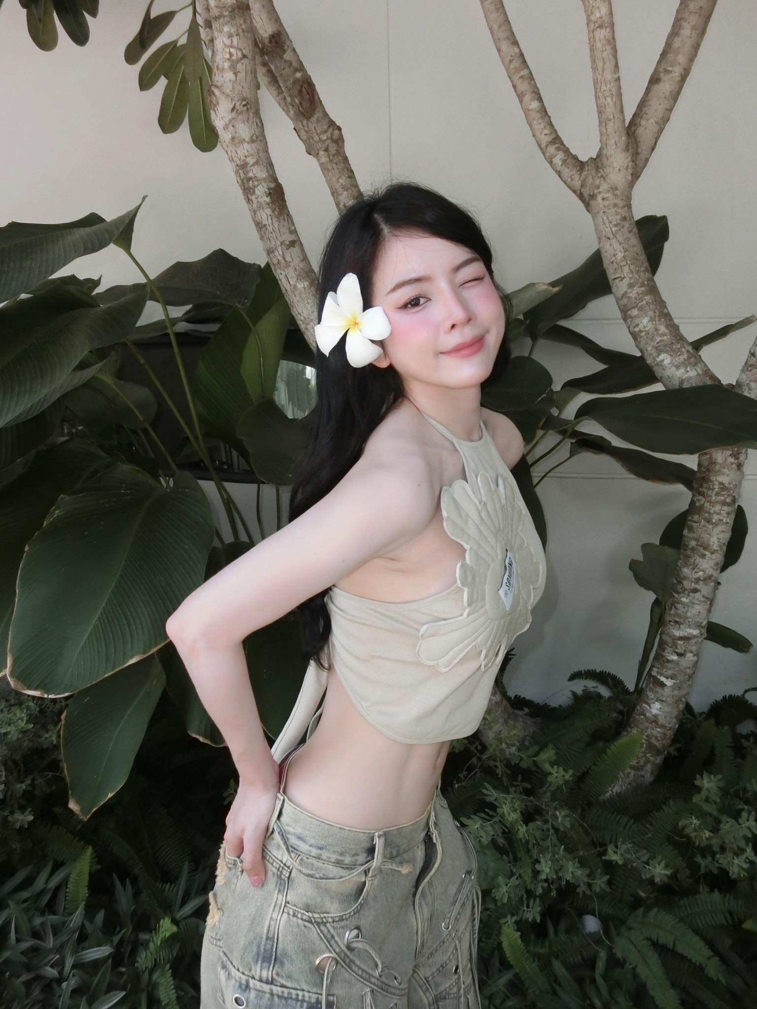 Admiring DJ Mie in a modest bikini, still captivating and causing a "fever" on social media 11 DJ Mie exuding confidence in a bikini