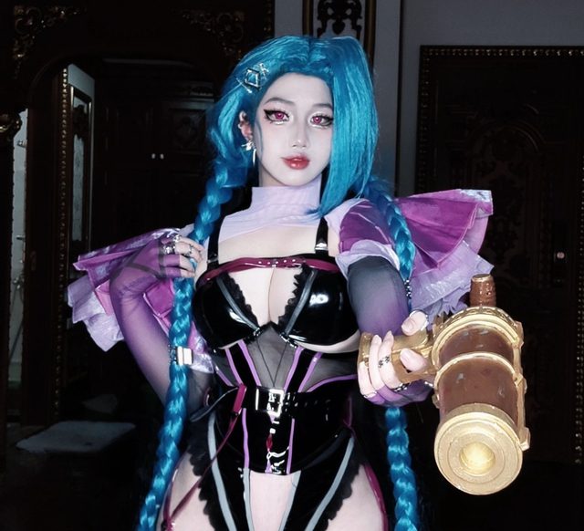 Cosplay Image 4 Cosplay Image 4
