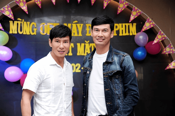 The only star who played in all 8 parts of "Lật Mặt": The underground tycoon owns numerous apartments in District 1, married to a wife 26 years younger 1 Ly Hai with his collection of 8 'Lat Mat' films: a veteran actor with a notable presence in District 1, aged 26.