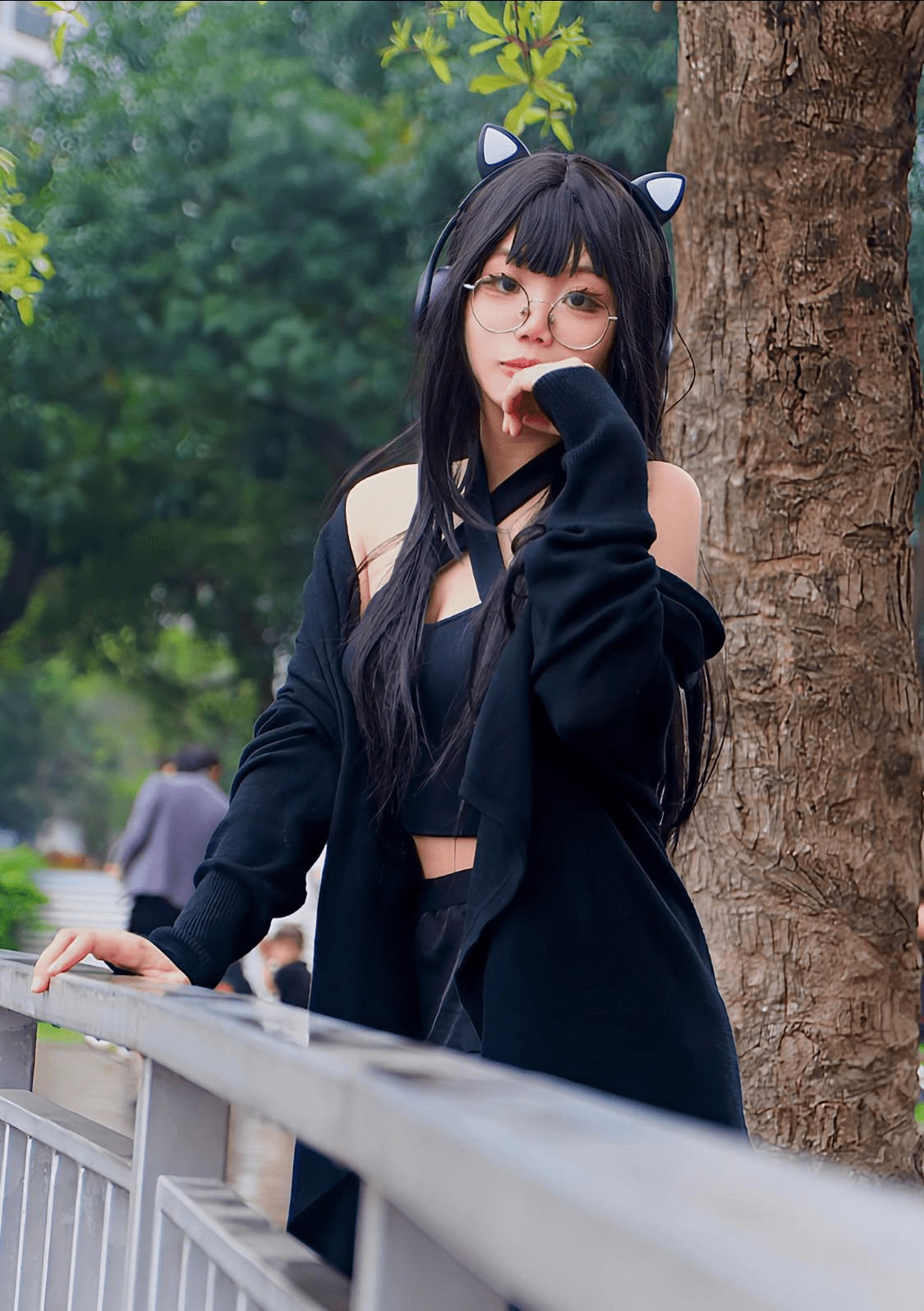 Rarely sharing photos in revealing outfits to showcase her hot appearance, fans are dissatisfied and demand the return of the old coser! 4 Shiroi in her latest cosplay.