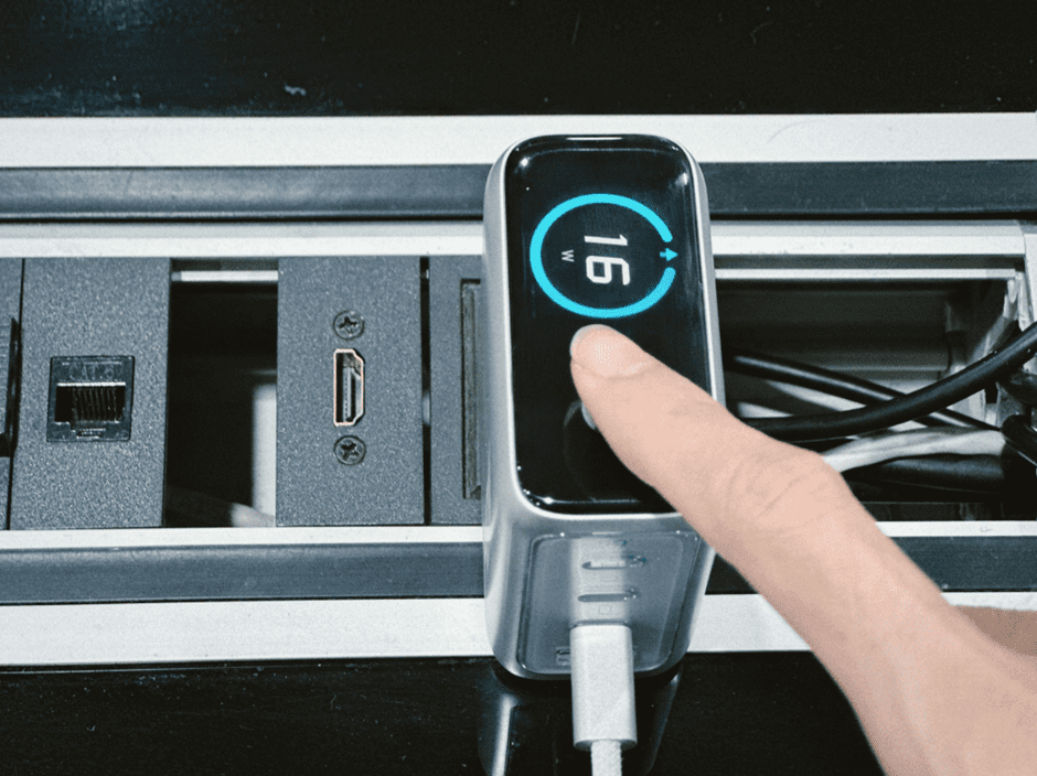 On Hand: Anker 140W Charger - A Powerful Ally for Millions of Gamers This Summer 7 Anker Charger 140W - your essential gaming gear.
