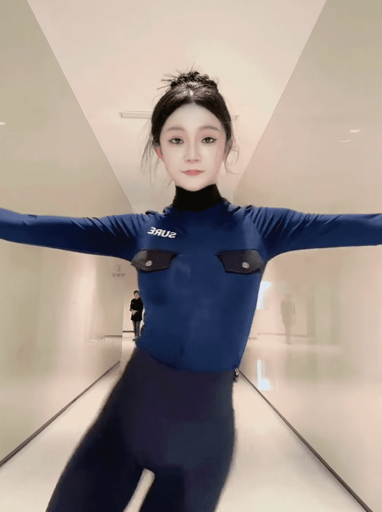 No tricks, no revealing outfits, the surreal 15-second video of a beautiful girl still attracts millions of views, leaving viewers "breathless." 4 The video captures the beauty of movement in an everyday setting.