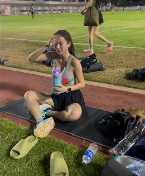 Crying Over Running Practice, Hot Girl Catches the Attention of the Online Community 2 Hot girl workout