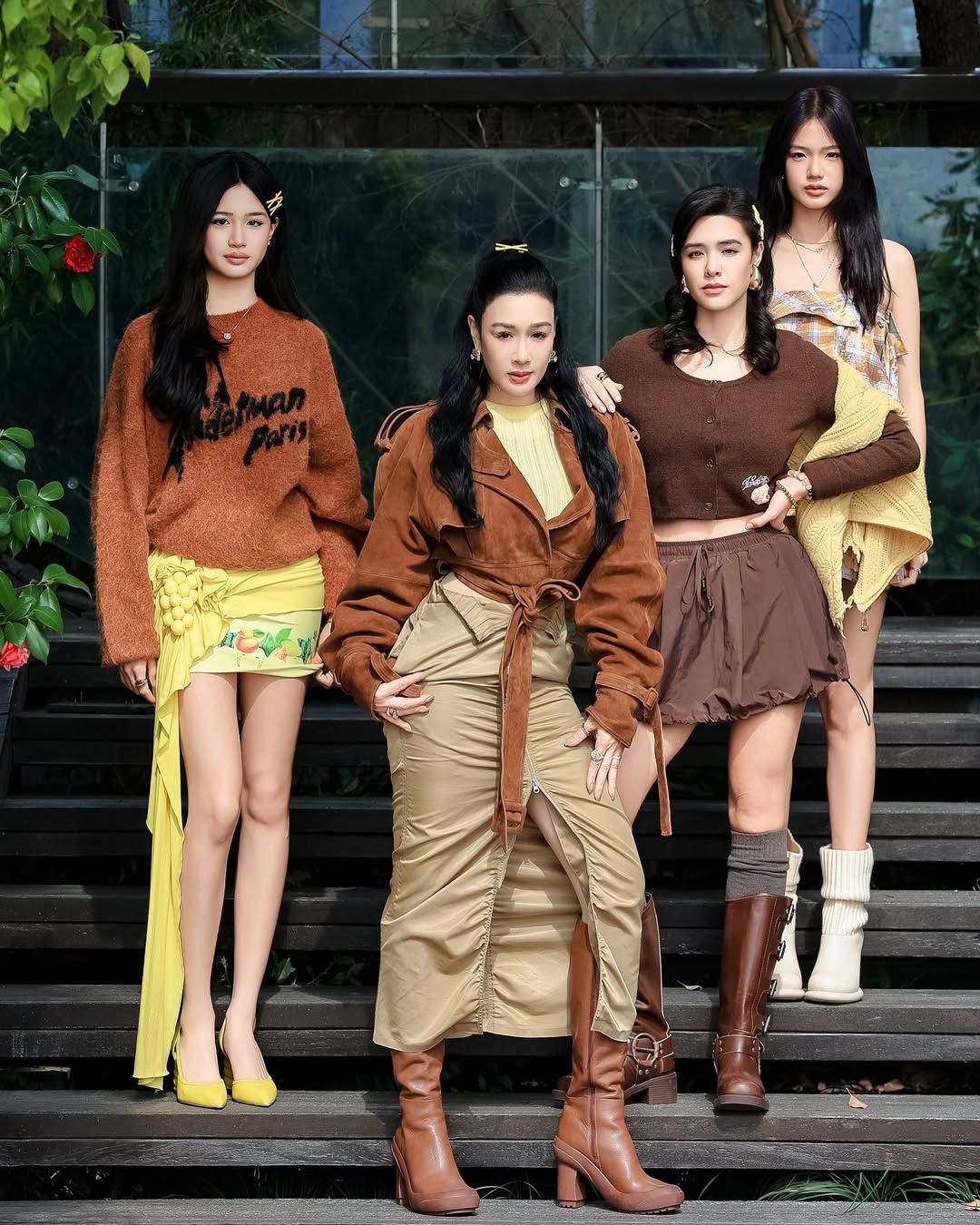 The most beautiful Vietnamese-origin beauty in Asia showcases her three stunning daughters, "winning life 1000 - 0"! 2 Chung Lệ Đề proudly displays her three daughters, stating, 'What an amazing experience!'