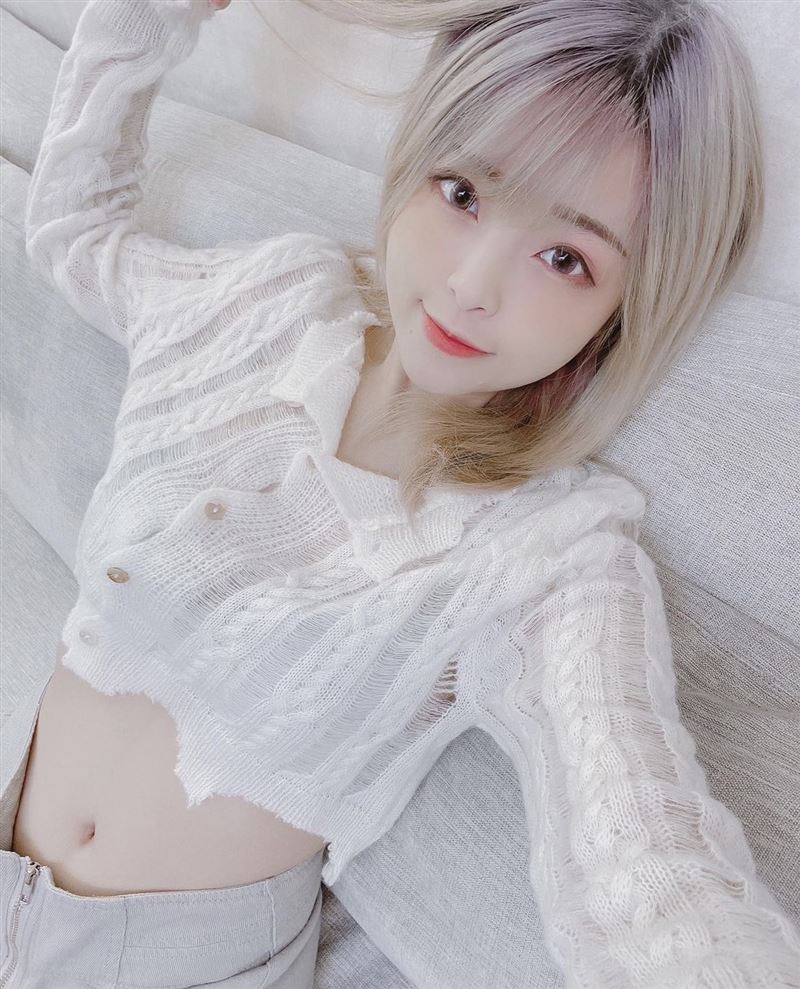Deceived into filming a seductive scene, female YouTuber faces a major disaster 2 Scam experience