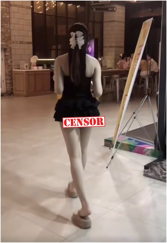 Intentionally wearing a short dress, the girl attracted over 2 million views but received only criticism 2 The girl in a short skirt attracted over 2 million views.