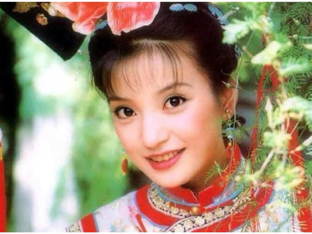 Zhao Wei as Hoàn Châu Cách Cách Zhao Wei as Hoàn Châu Cách Cách