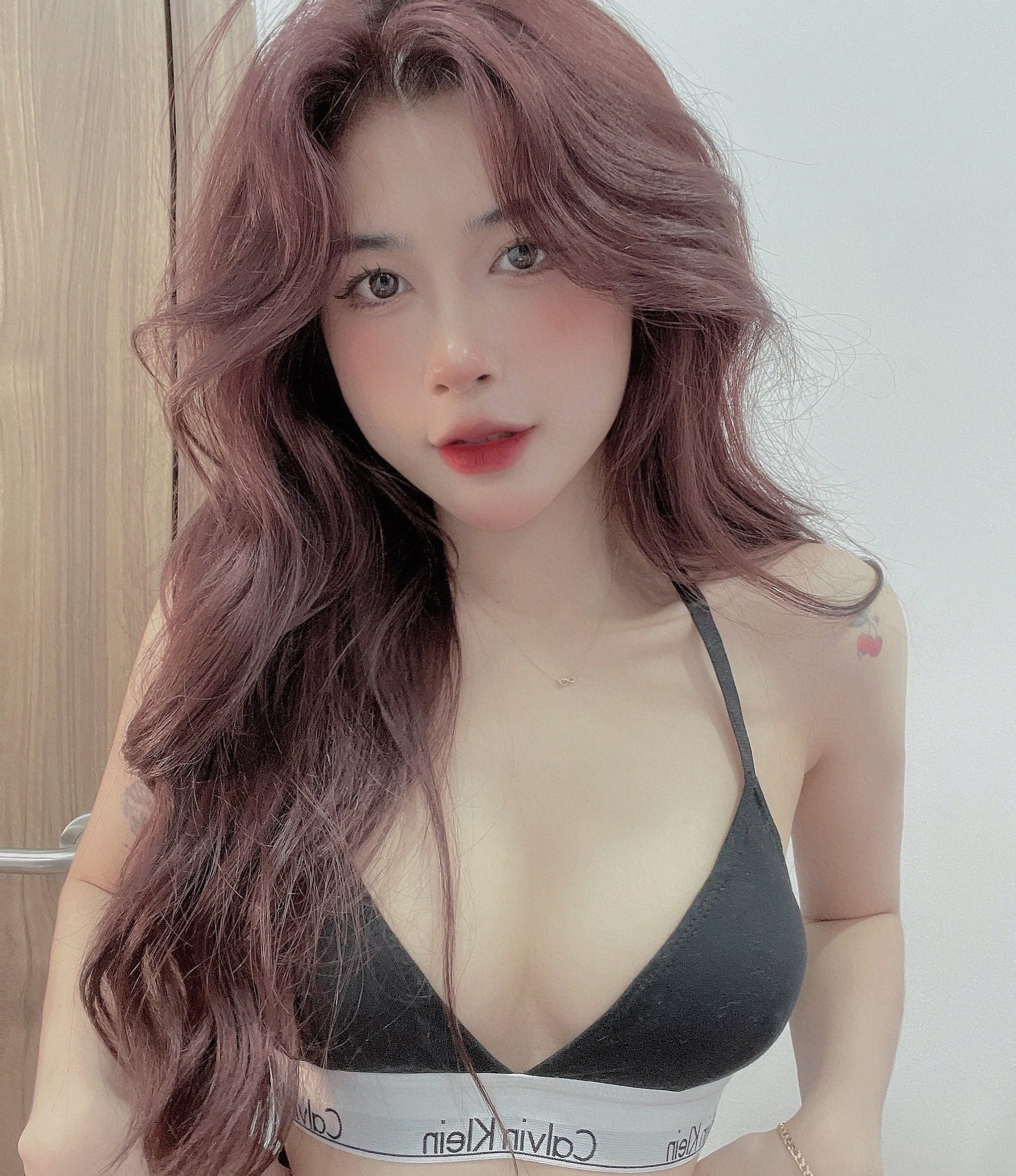 The "Forest God" Girlfriend of the Famous Arena of Valor Posts a Series of "Eye-Popping" Photos That Make Men Envious 10 Kim Chung Phan