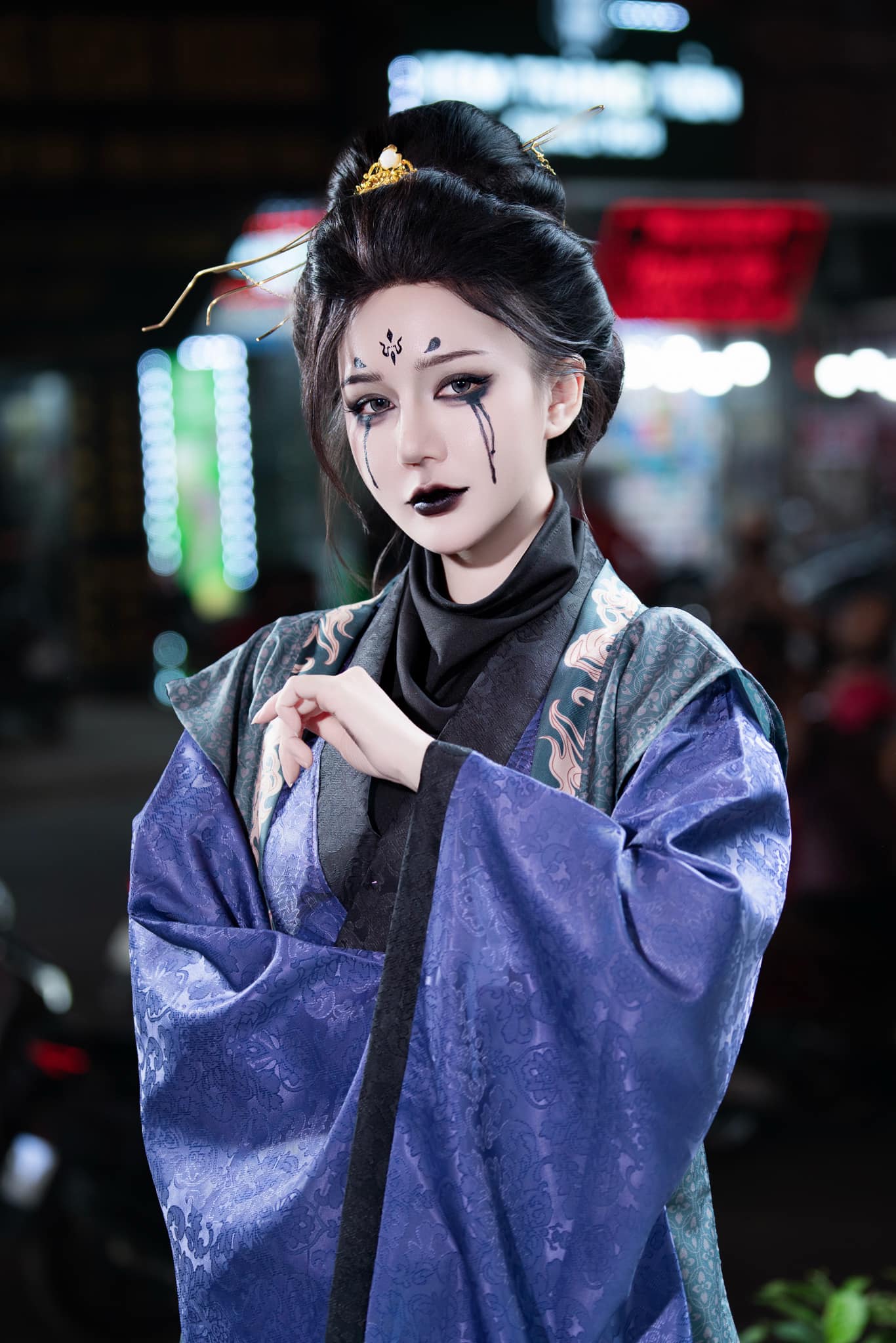 Can't Take My Eyes Off the 30 Seconds of Captivating Dance Showcase by the Beautiful Coser 4 Dynamic cosplay performance